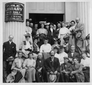 Librarians in Nantucket, Massachusetts, 1906. From the F. W. Faxon Collection in the ALA Archives.