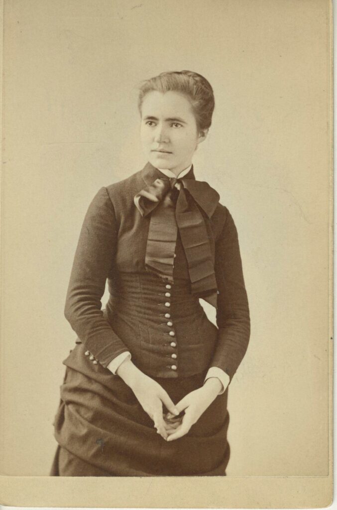 Louise Langford, 1883